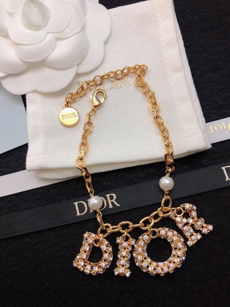 chr1st1an D10r bracelets